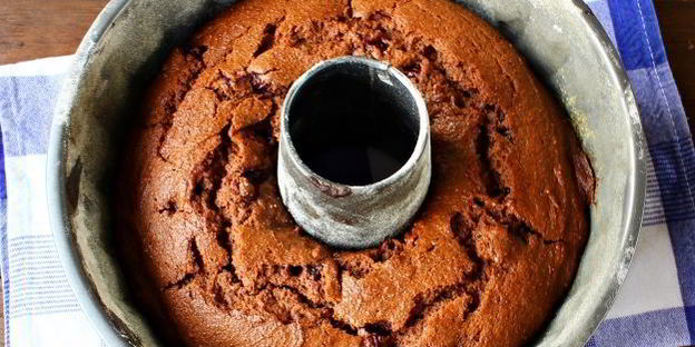 шоколадный манник с вишней