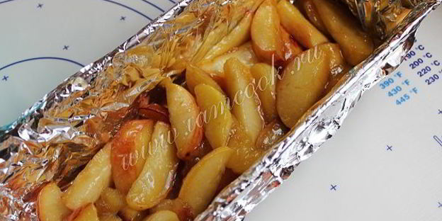 шоколадный манник с яблоками