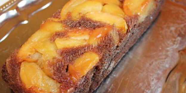 шоколадный манник с яблоками