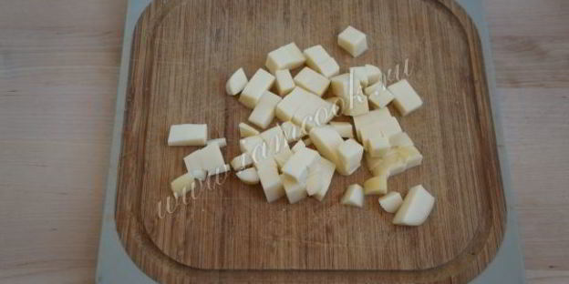 зеленые мини-манники с сыром в мультиварке