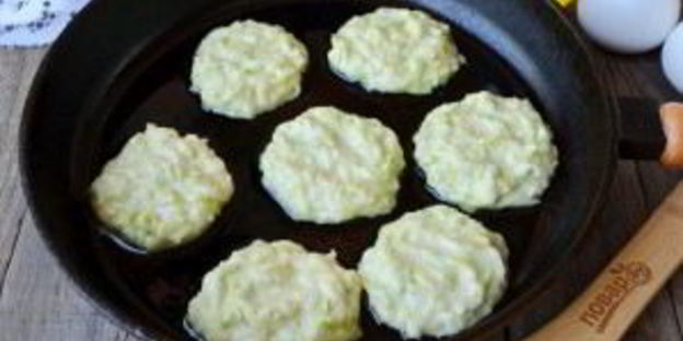 быстрые оладьи из кабачков