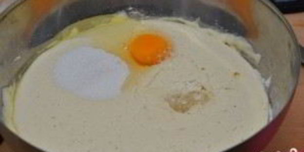 дрожжевые оладьи с яблоками