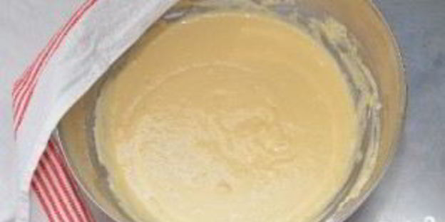 дрожжевые оладьи с яблоками