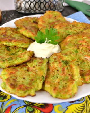 Кабачковые оладьи с морковью и брынзой