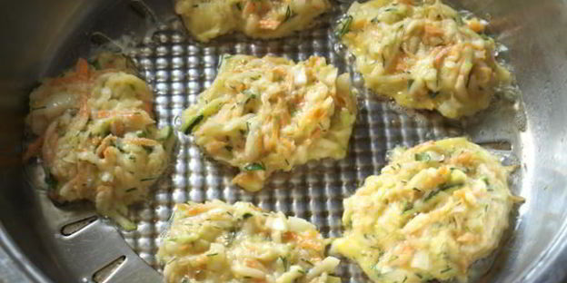 кабачковые оладьи с морковью