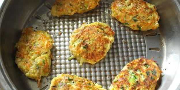 кабачковые оладьи с морковью