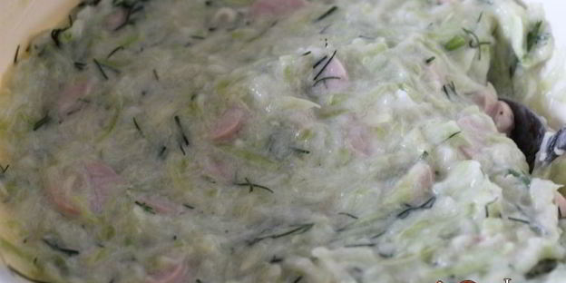 кабачковые оладьи с сосисками