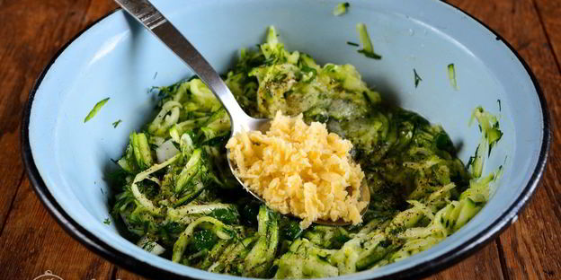 кабачковые оладьи с сыром