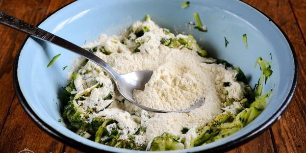 кабачковые оладьи с сыром