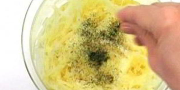 картофельные оладьи с лососем