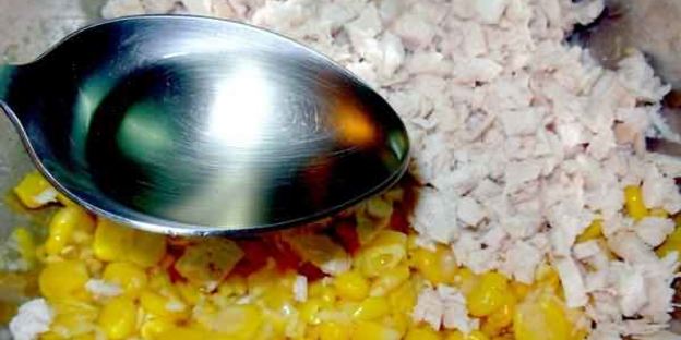 кукурузные оладьи с курицей