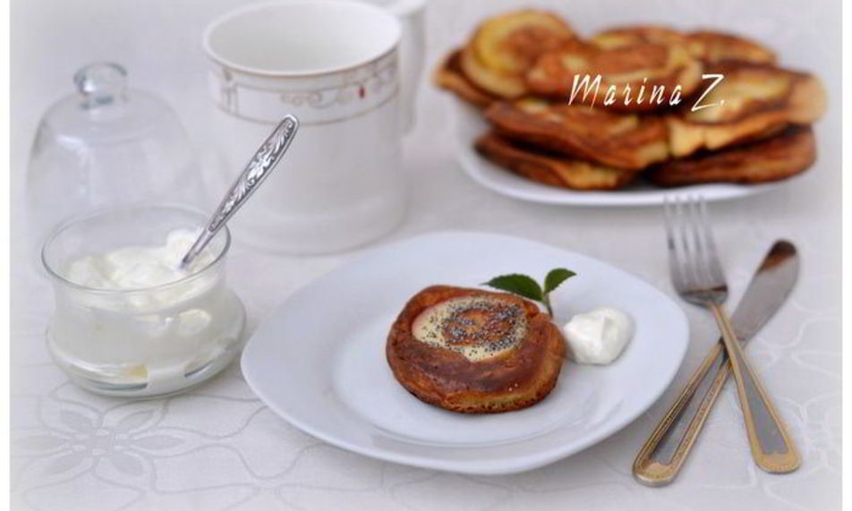 Рецепт медовых оладий с яблоком