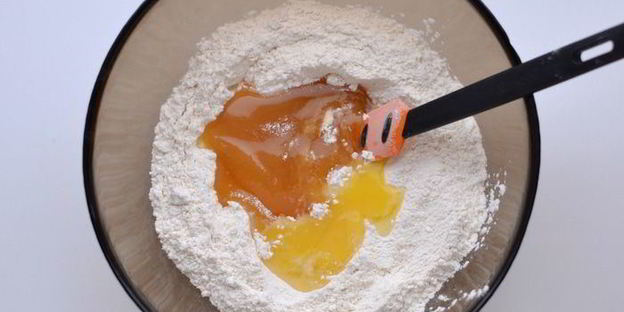 медовые оладьи с яблоком