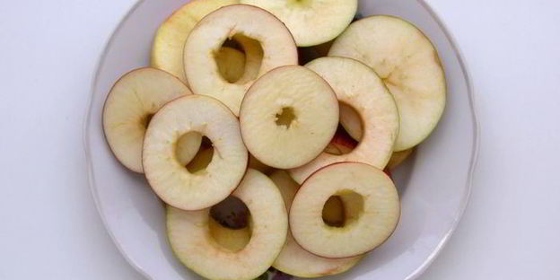 медовые оладьи с яблоком