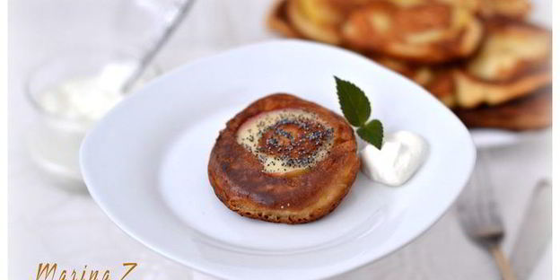 медовые оладьи с яблоком