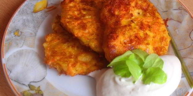 морковно-сырные оладьи