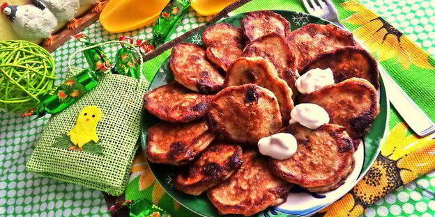 оладьи банановые с конфетами