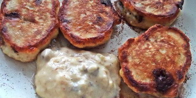 оладьи банановые с конфетами