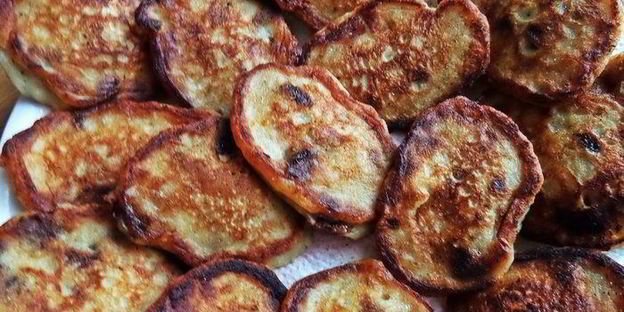 оладьи банановые с конфетами