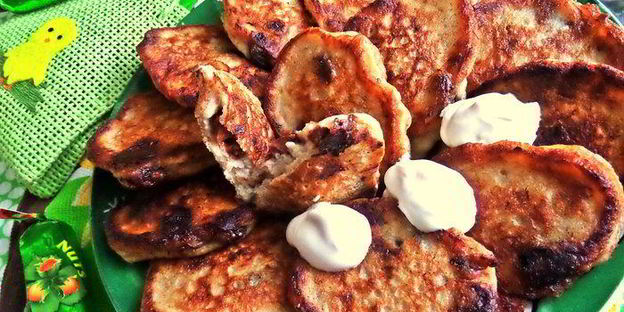 оладьи банановые с конфетами