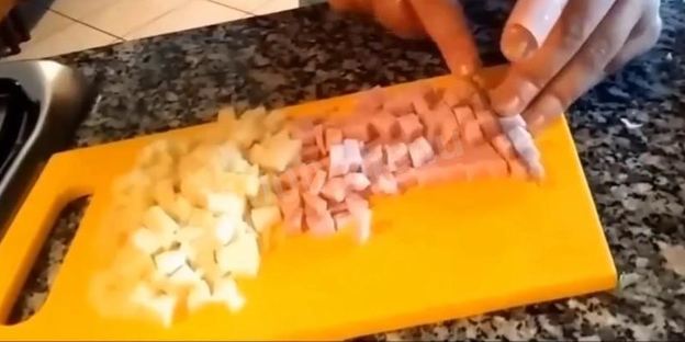 оладьи из кабачков с сыром и ветчиной