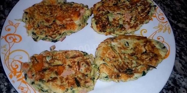 оладьи из кабачков с сыром и ветчиной