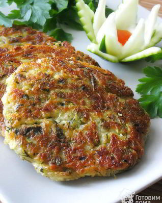 Оладьи из цукини с сыром Фета и зеленью