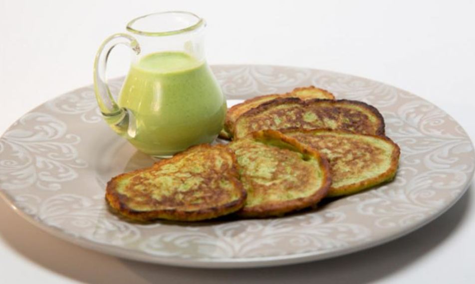 Рецепт оладий иза зеленого горошки с соусома