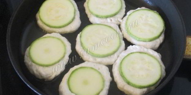оладьи с кабачками кружками