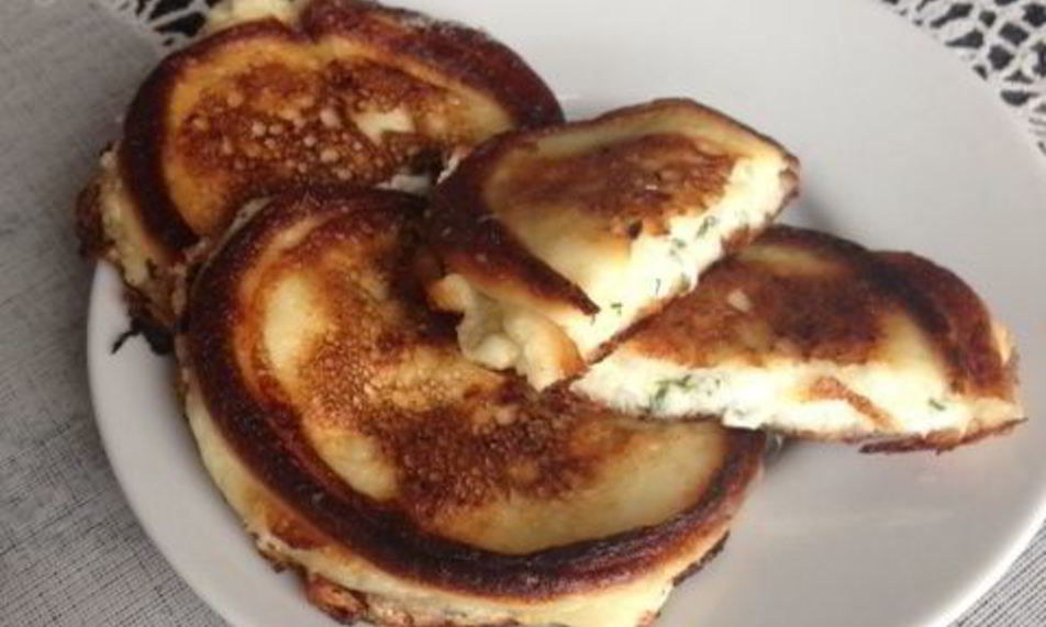 Рецепт оладий с сырной начинкой