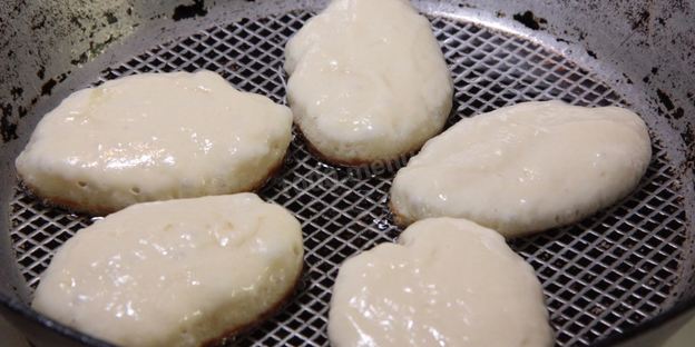 воздушные оладьи на кефире очень пышные