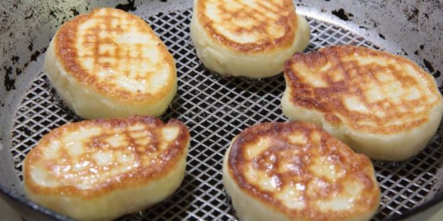 воздушные оладьи на кефире очень пышные