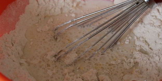 заварные дрожжевые оладьи на молоке