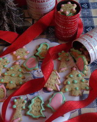 Новогоднее марципановое печенье с маком