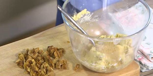 печенье из цельнозерновой муки с шоколадом и инжиром