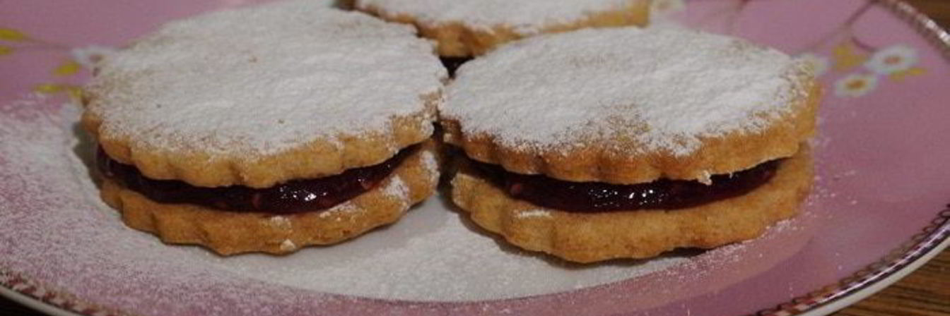 Печенье с малиновым джемом