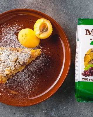 Абрикосовый пирог с мюсли