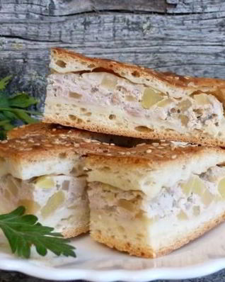 Дрожжевой пирог с фаршем и картофелем