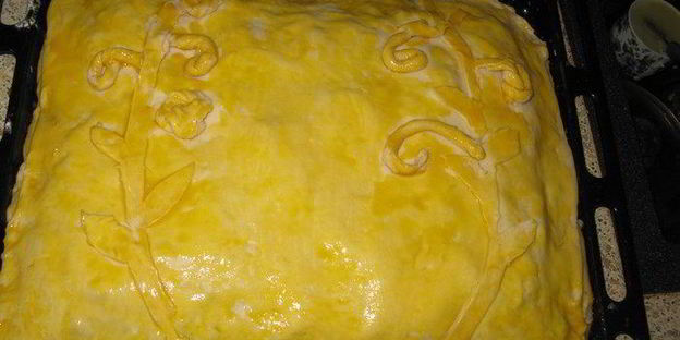 капустно-рыбный дрожжевой пирог