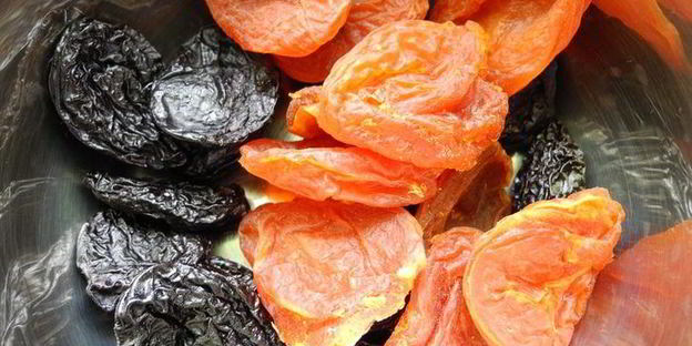 кукурузно-творожный пудинг-пирог с сухофруктами