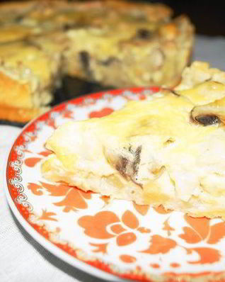 Лоранский пирог с курицей и грибами