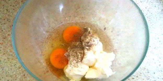 луковый пирог с яично-сметанной заливкой