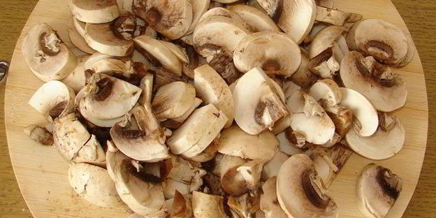 открытый пирог с шампиньонами