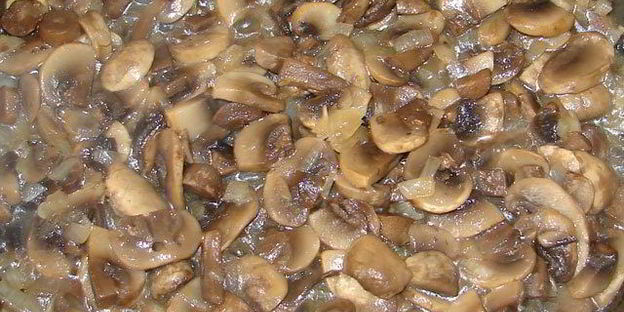 открытый пирог с шампиньонами