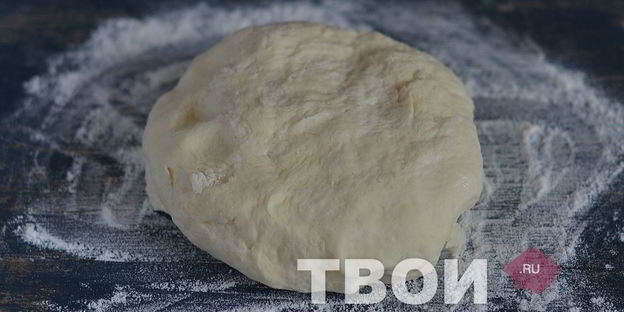 открытый пирог со шпинатом и сыром