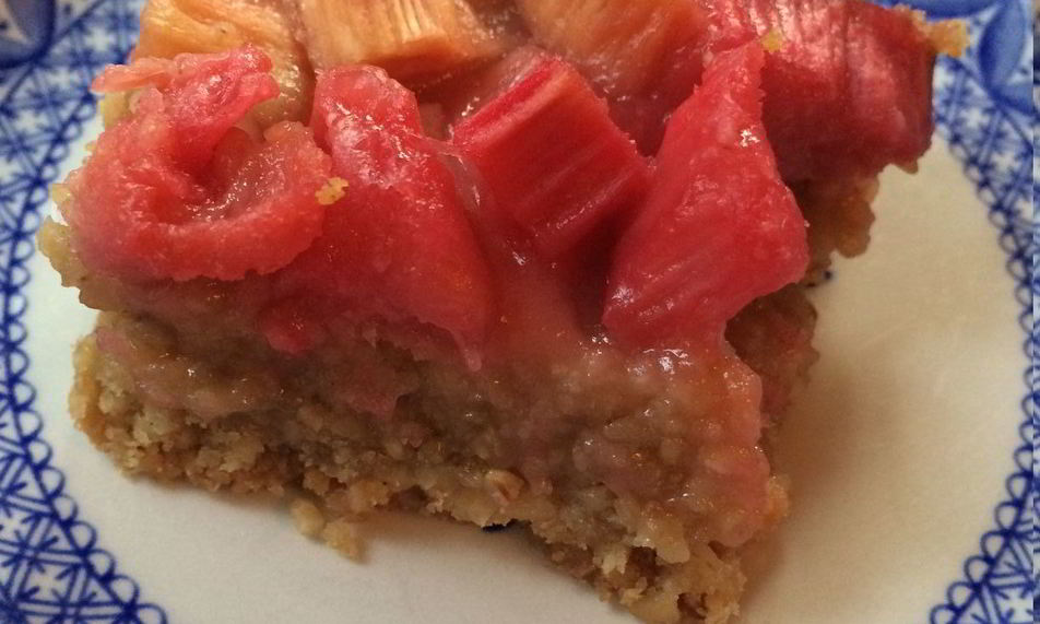 Рецепт овсяного пирога с ревенем