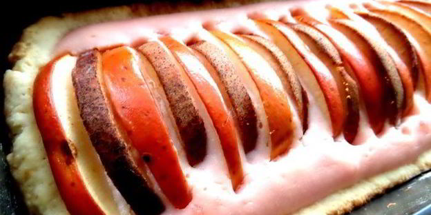 песочный пирог с фруктами в творожном муссе