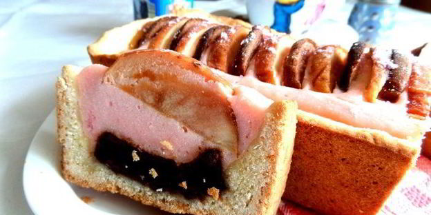 песочный пирог с фруктами в творожном муссе