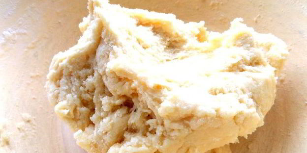 песочный пирог с фруктами в творожном муссе