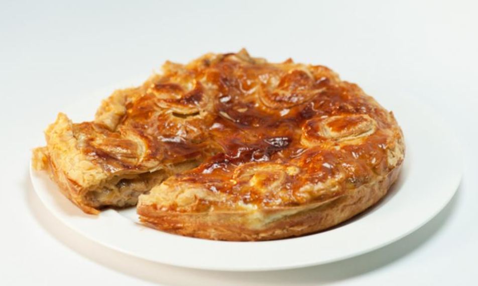 Рецепт пирога из слоеного теста с шампиньонами